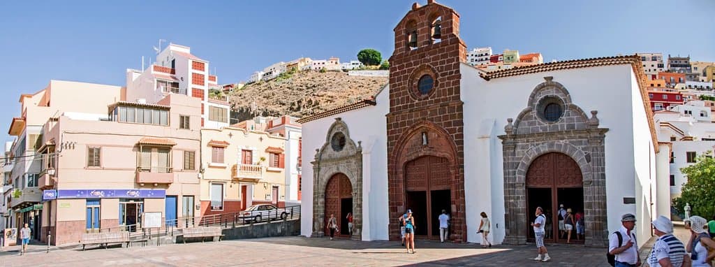 около церкви