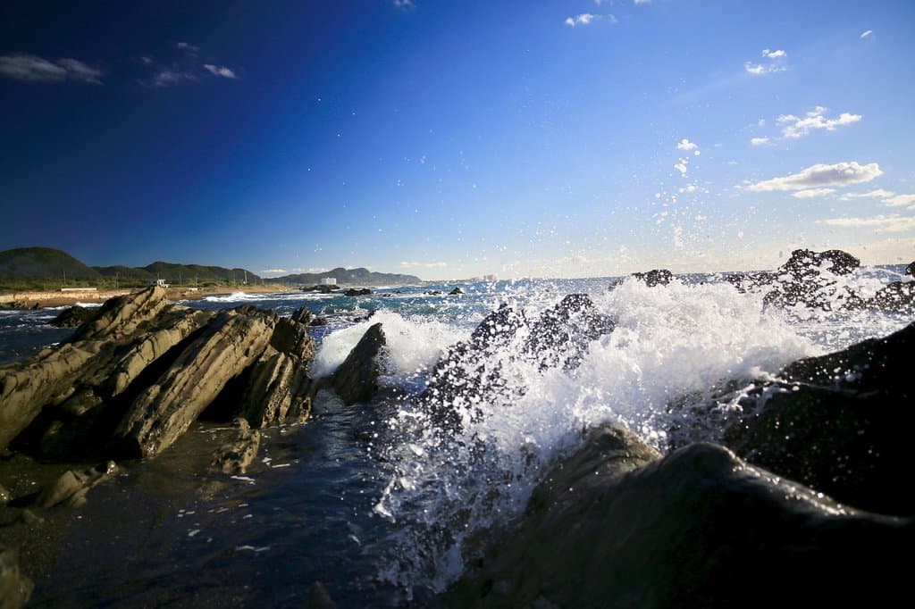 根本海岸西の岩礁地帯