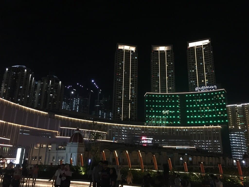 Central Park Mall & Green Wall Sydney