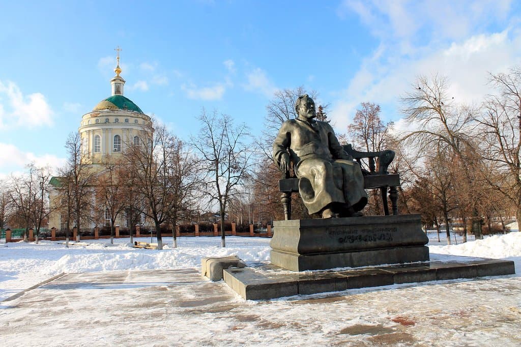 Памятник Н.С.Лескову