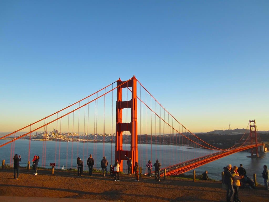 Golden gate Bridge, le Pont de la Porte d'Or entre le Pacifique et la Baie de San Francisco