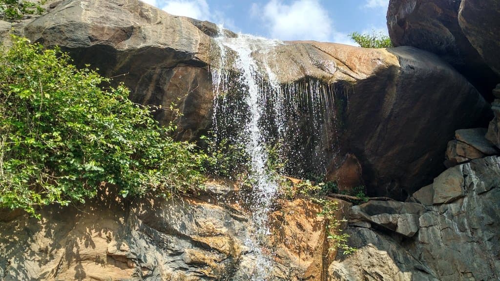Jalagamparai Waterfalls