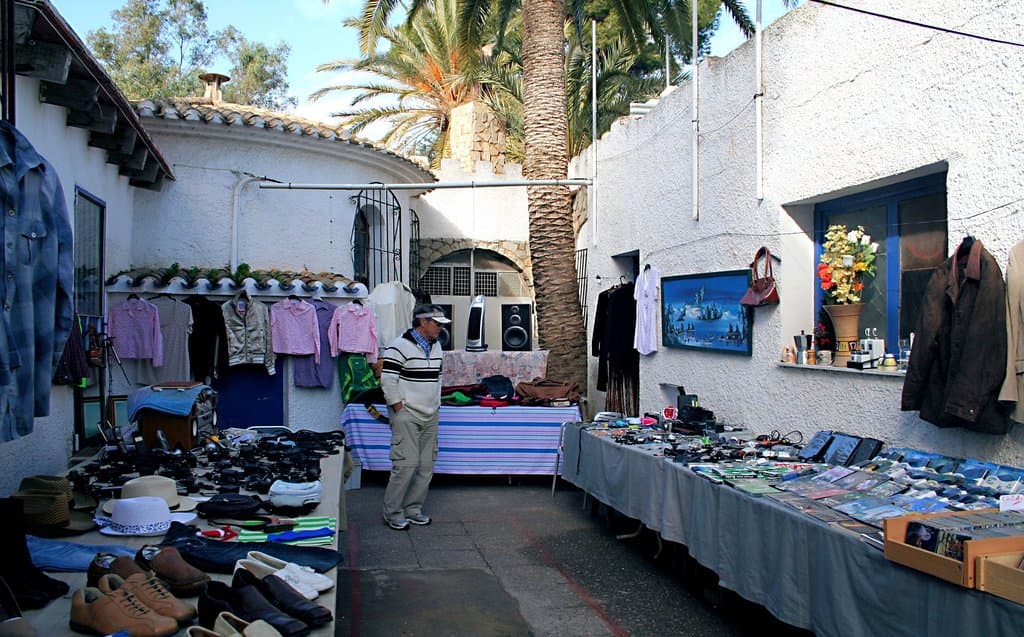 El Cisne Flea Market