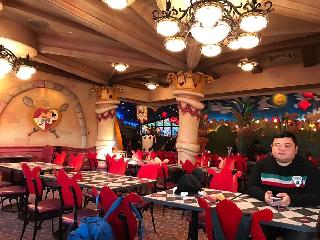 Relaxed family food dinning