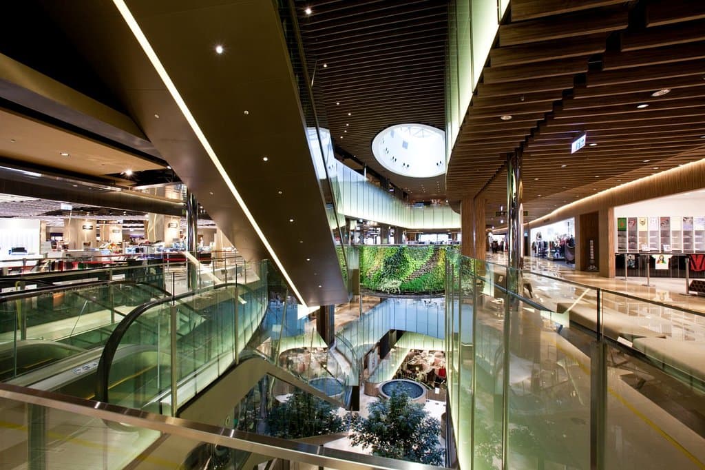 內蘊文化意涵的商場空間，用空間視覺傳達時尚流行。