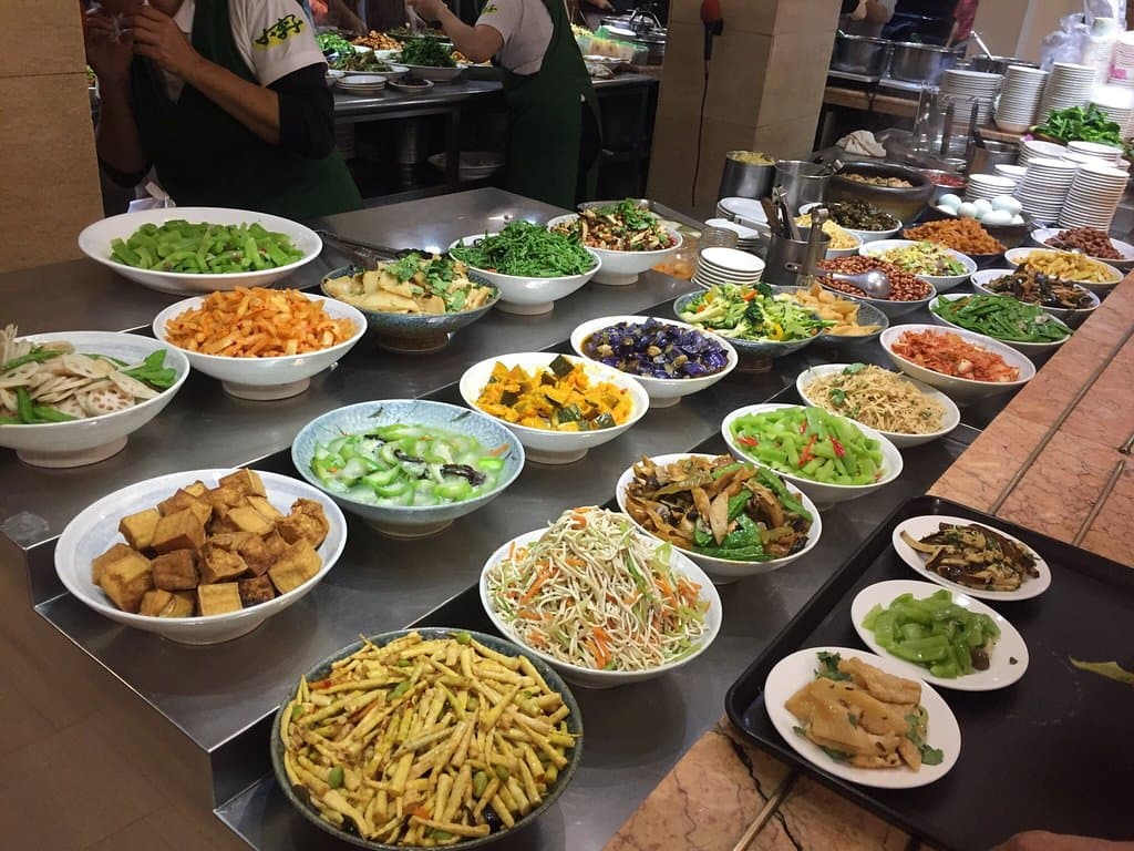 每次來到台灣都必定會去食此鋪亿，因為食物多選擇又好味又經濟又地方乾淨！