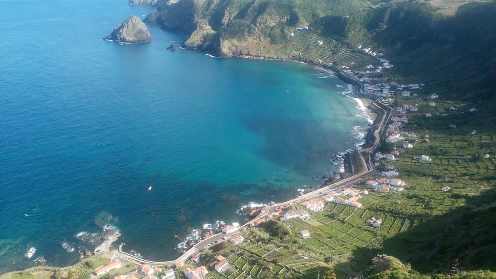 A baía de São Lourenço serviu, até à época dos antigos paquetes