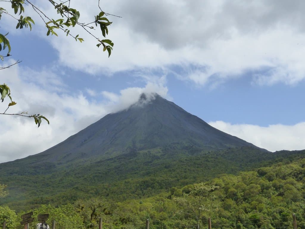 le volcan Arenal depuis un des points d'observation