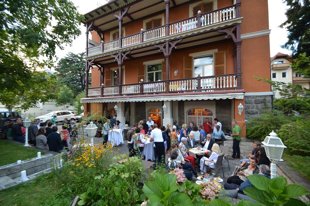 Terasse Restaurant Villa Heidelberg in Meran