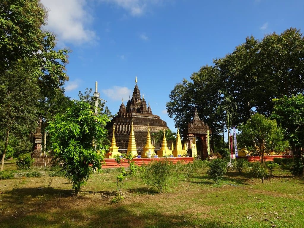 Wat Tham Pla (Fish Cave) Mae Sai