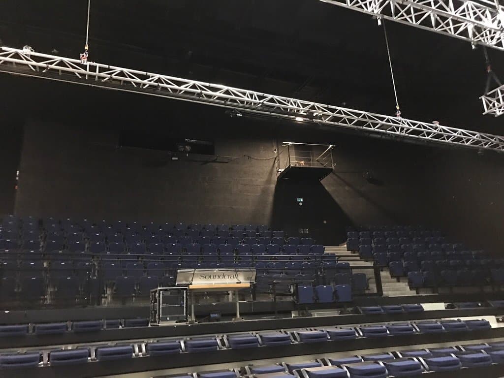 Grande sala de espectáculo