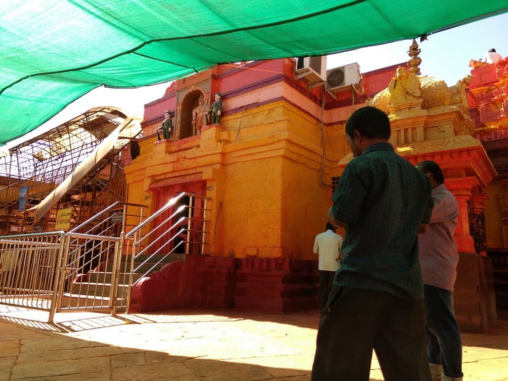 temple inside right view