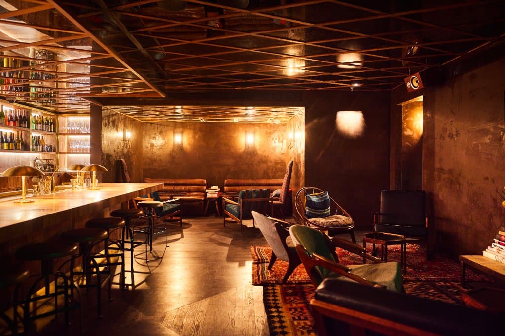 Enjoy pre-dinner cocktails in Watertrade, the intimate cocktail bar next to Otoko