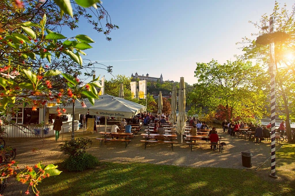In dieser Saison warten eine Vielzahl neuer Gerichte in unserem Biergarten....