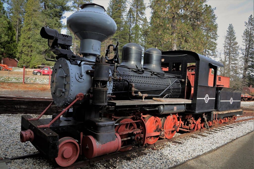 ENGINE IN THE YARD