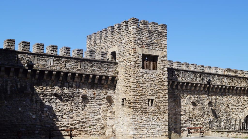 Muralla externa que rodea el palacio