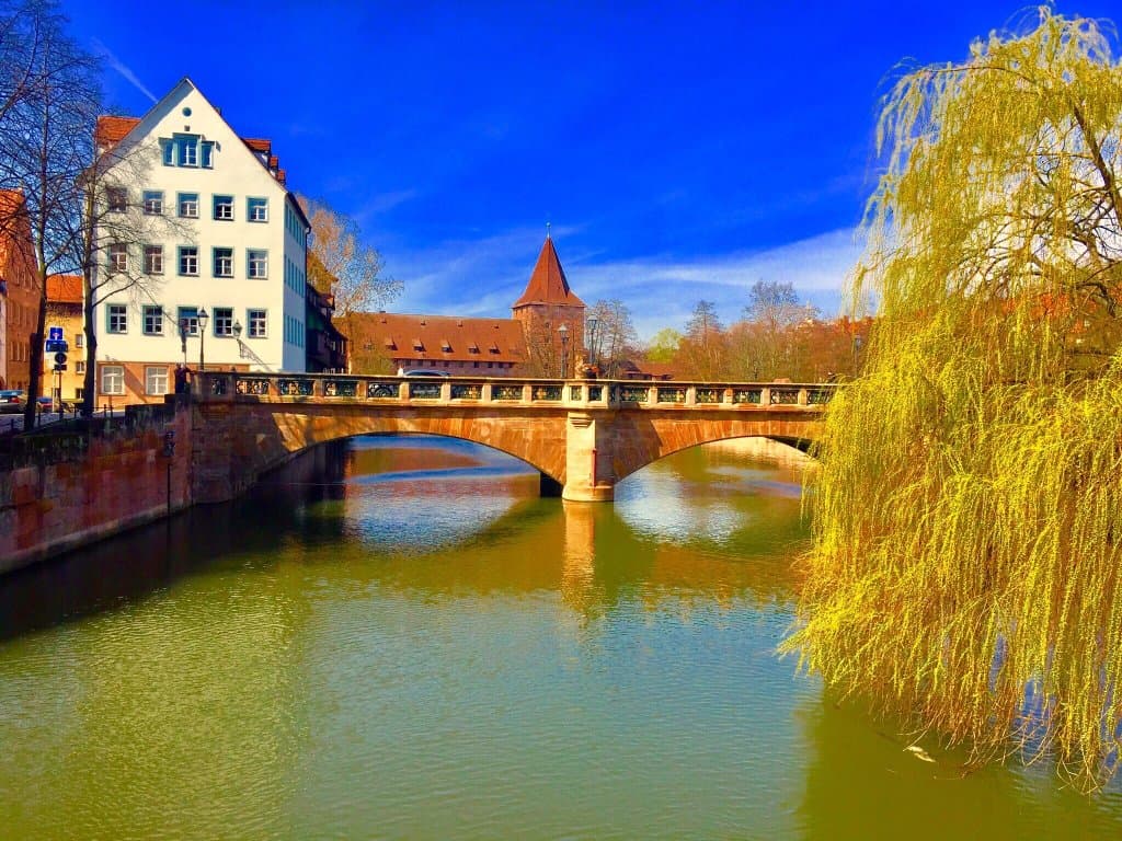 verbindung zwischen unschlittplatz und nägeleinsplatz