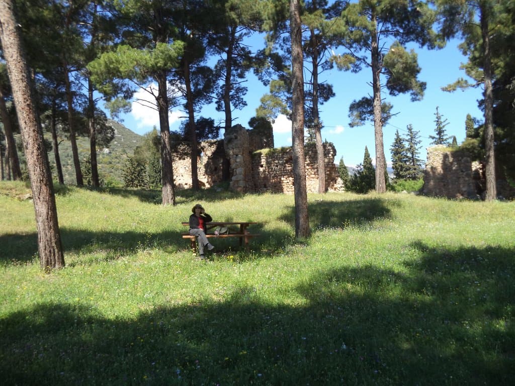 Χώρος ανάμεσα στα τείχη