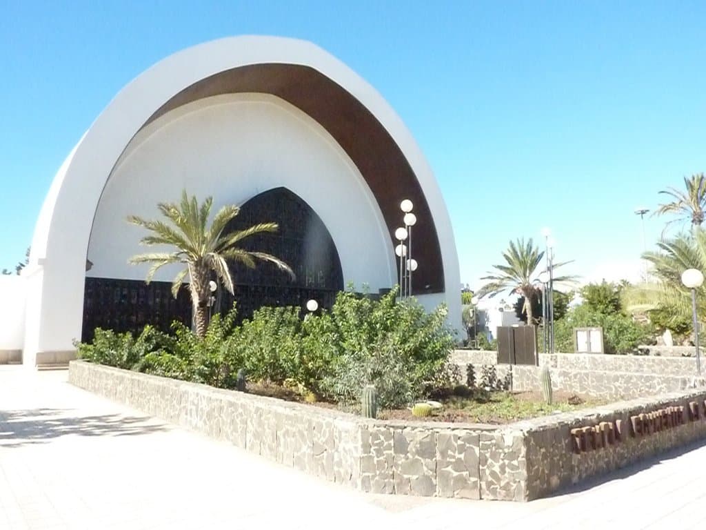 Another view of the front elevation