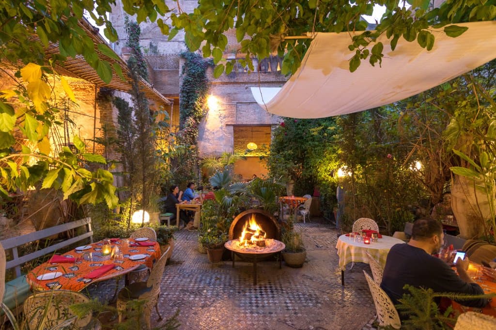 The garden early evening, photo by Alexandre Disaro & Lufe Gomes