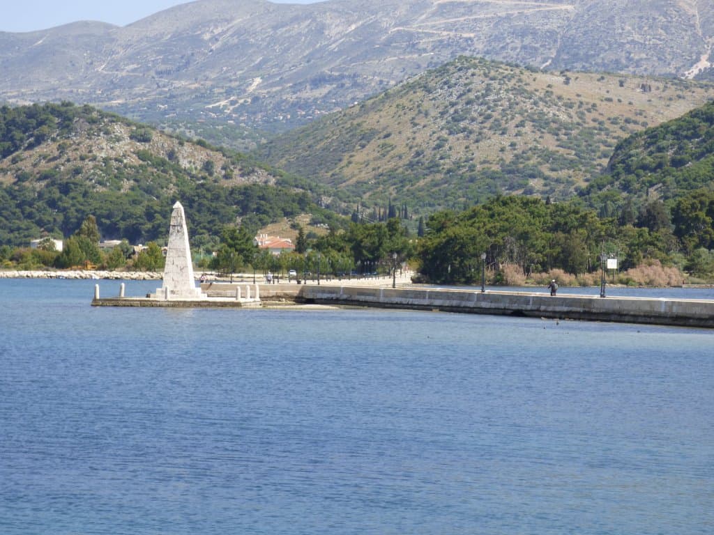 Kolona obelisk and Drapano bridge.