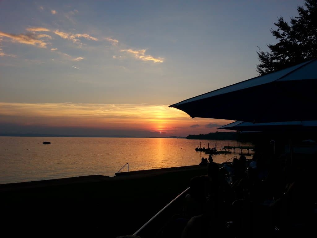 Kurz vor Toresschluss noch ein Getränk im Restaurant.Das ist hier aber schon das Saisonende.