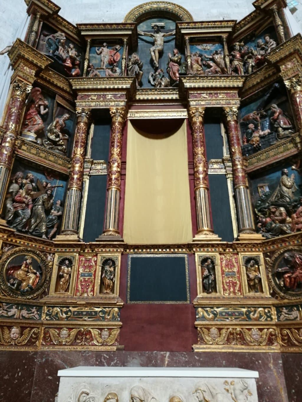 Altar de la iglesia