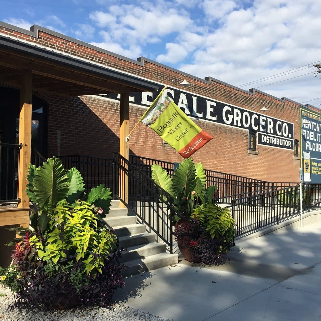 The Visitor Center and free River, Rails & Trails Museum located in a historic grocery warehouse.