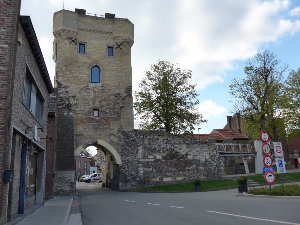 Tongeren, Moerenpoort and remains of city wall