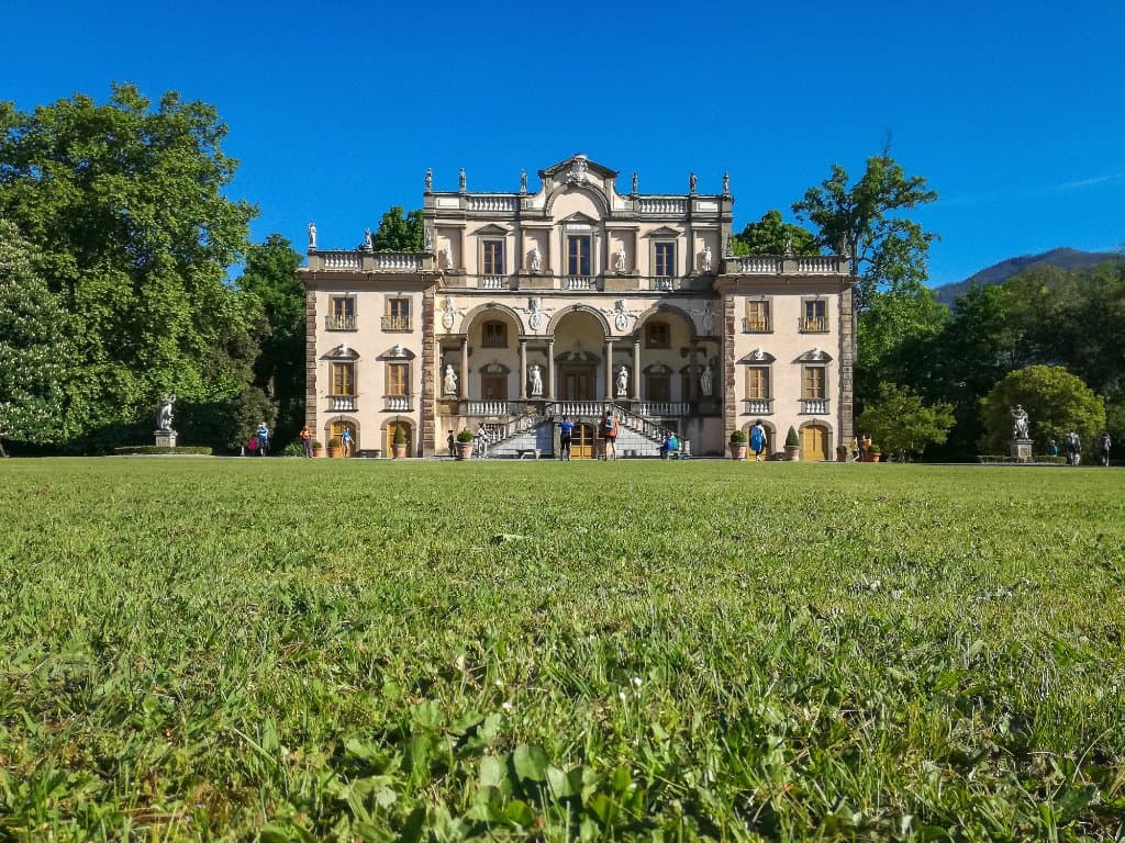 Villa mansi