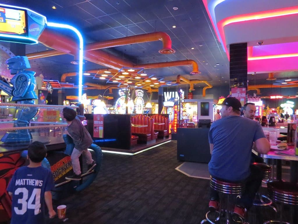 Dave & Buster's