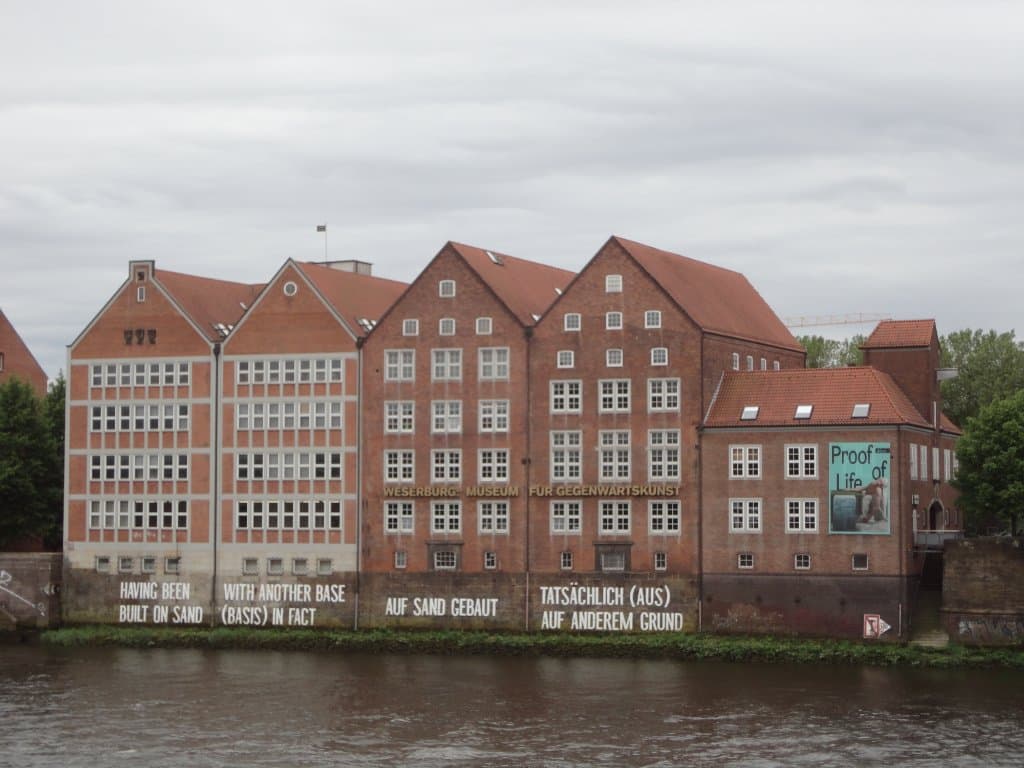 ヴェーザー川の中洲に建つ、現代美術館