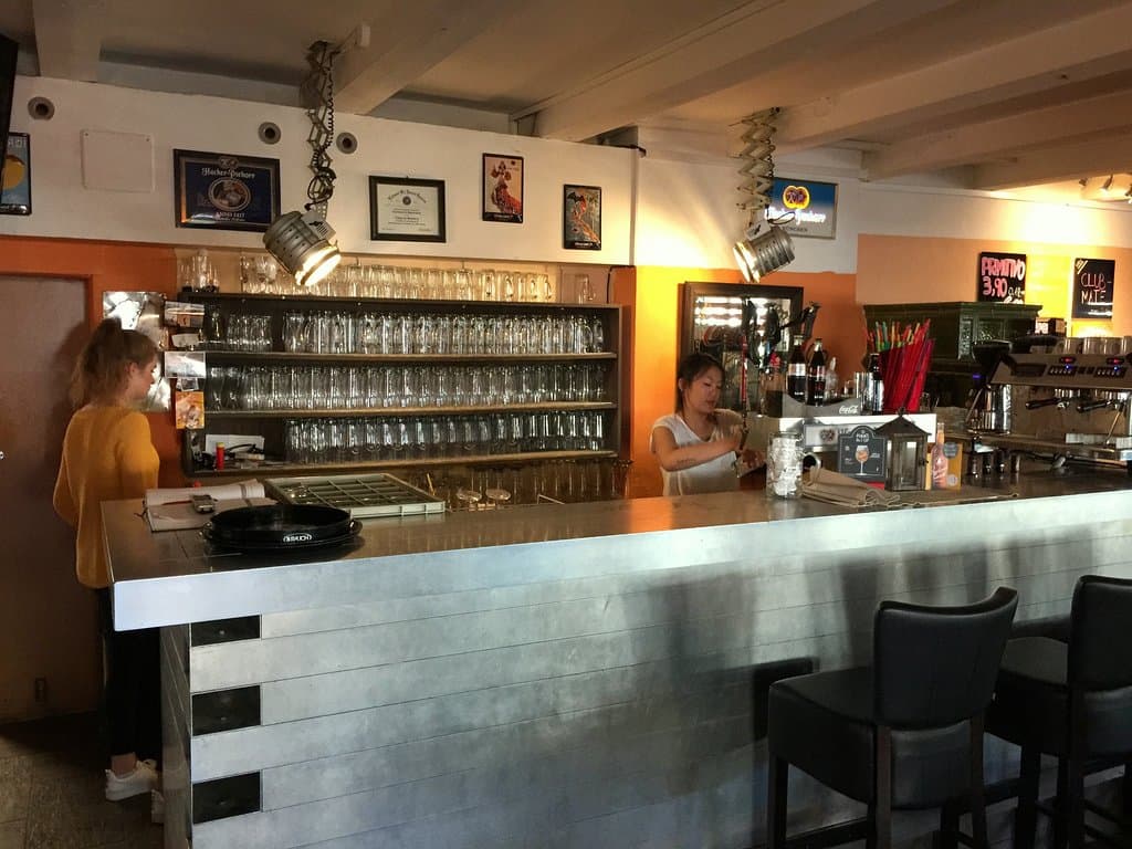 Bar