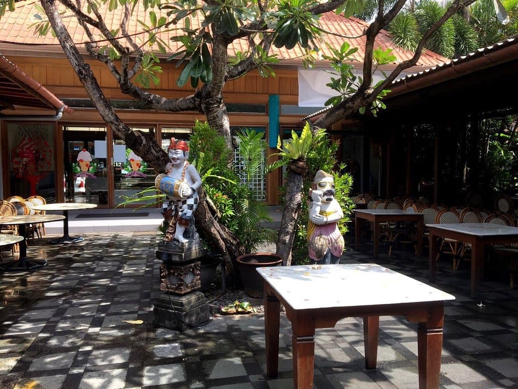Made's Warung Kuta