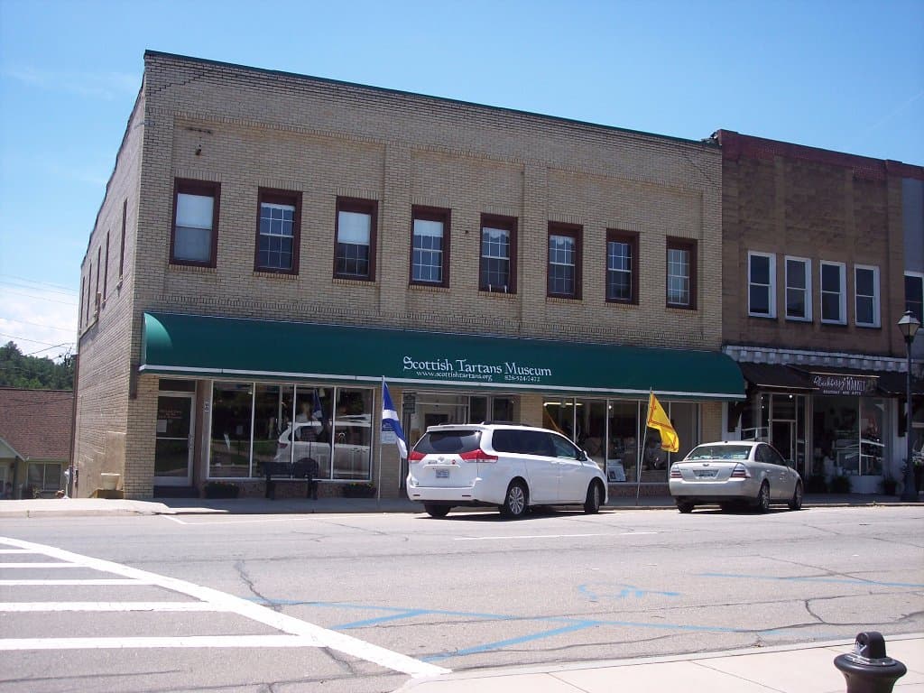 Photo is of the Scottish Tartan Museum storefront.