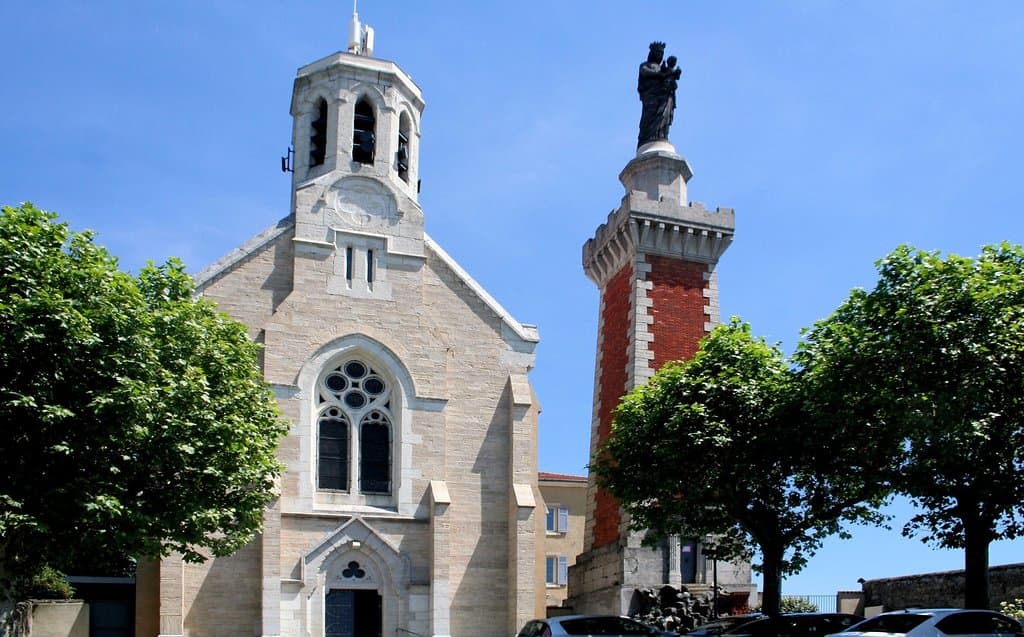 Notre-Dame-de-la-Salette Chapel Pipet