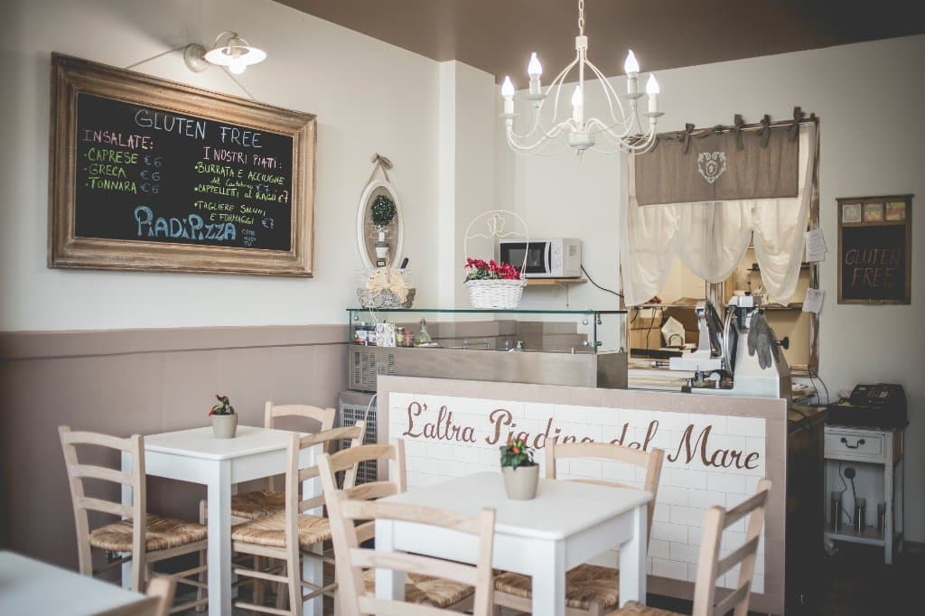 Locale piccolo ma accogliente dove potrete gustare piadina e altro tutto senza glutine.