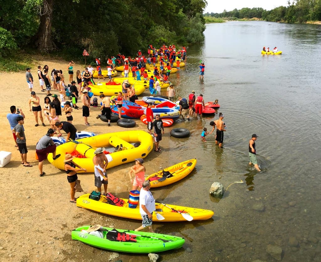 Large Raft Groups & Kayak Rentals