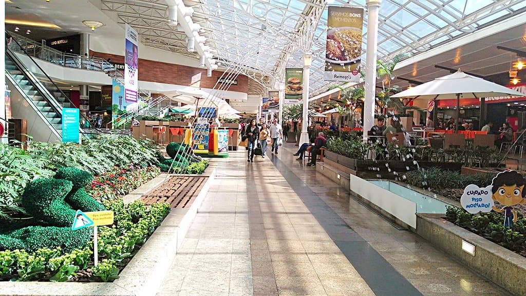 Lacoste Shopping Estacao Curitiba Brazil