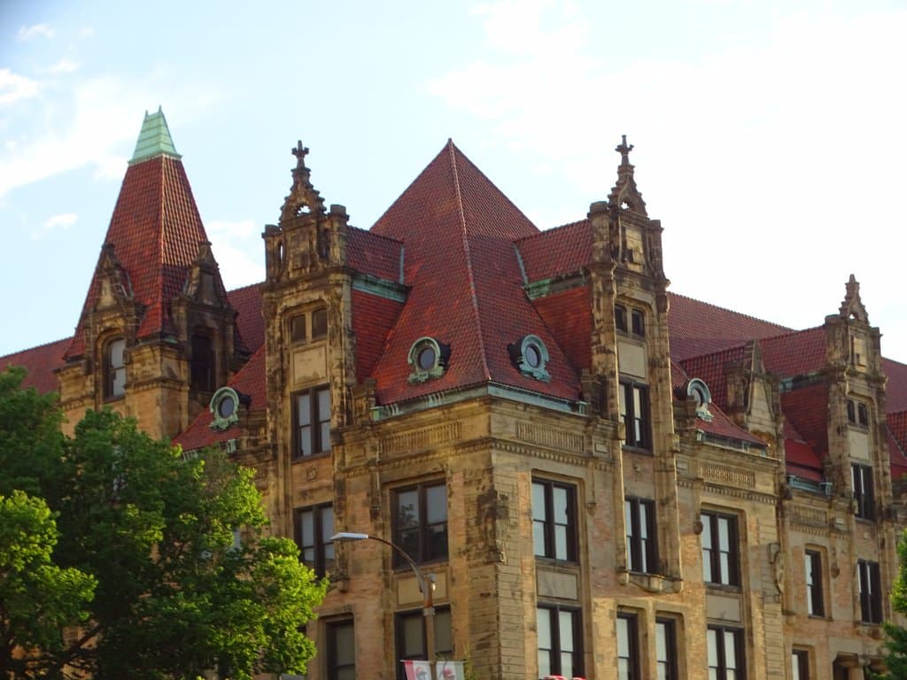  St. Louis City Hall