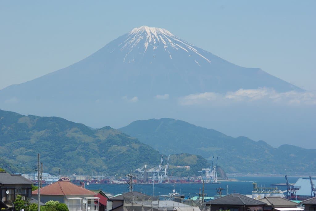富　士　山