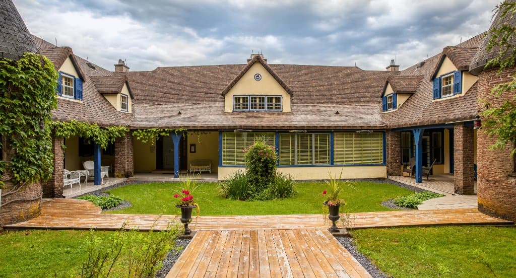 The main entrance to the museum.