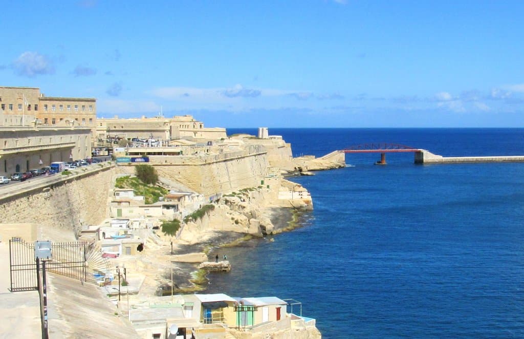vue du coté gauche du monument