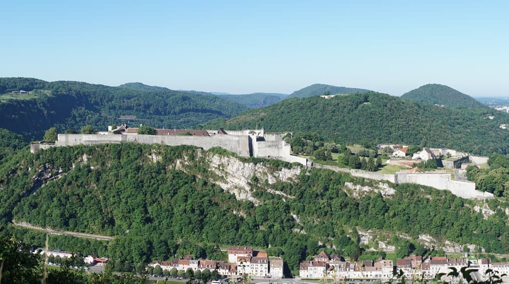 La Citadelle de Besançon vue du fort de Bregille