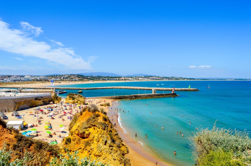 Praia da Batata - Pertinho do Forte