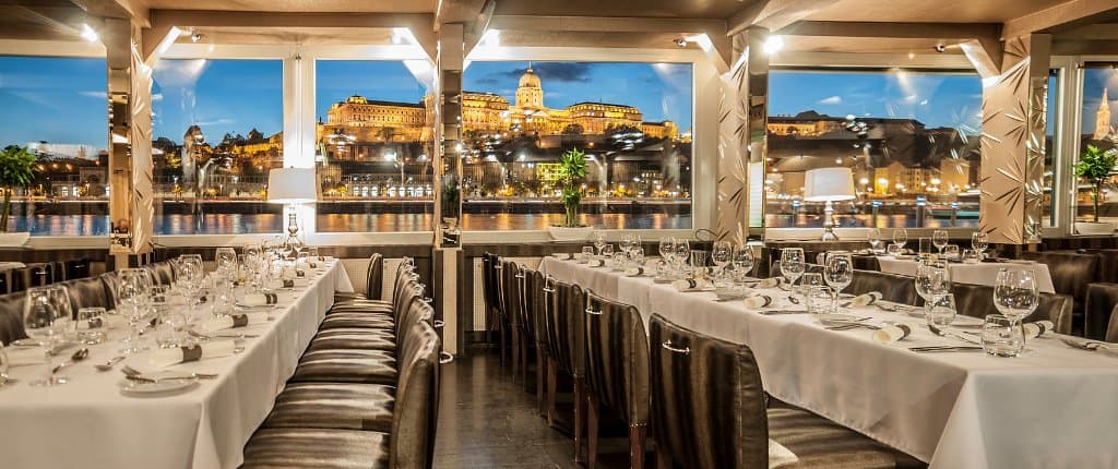 CAFE prepared for a big group 