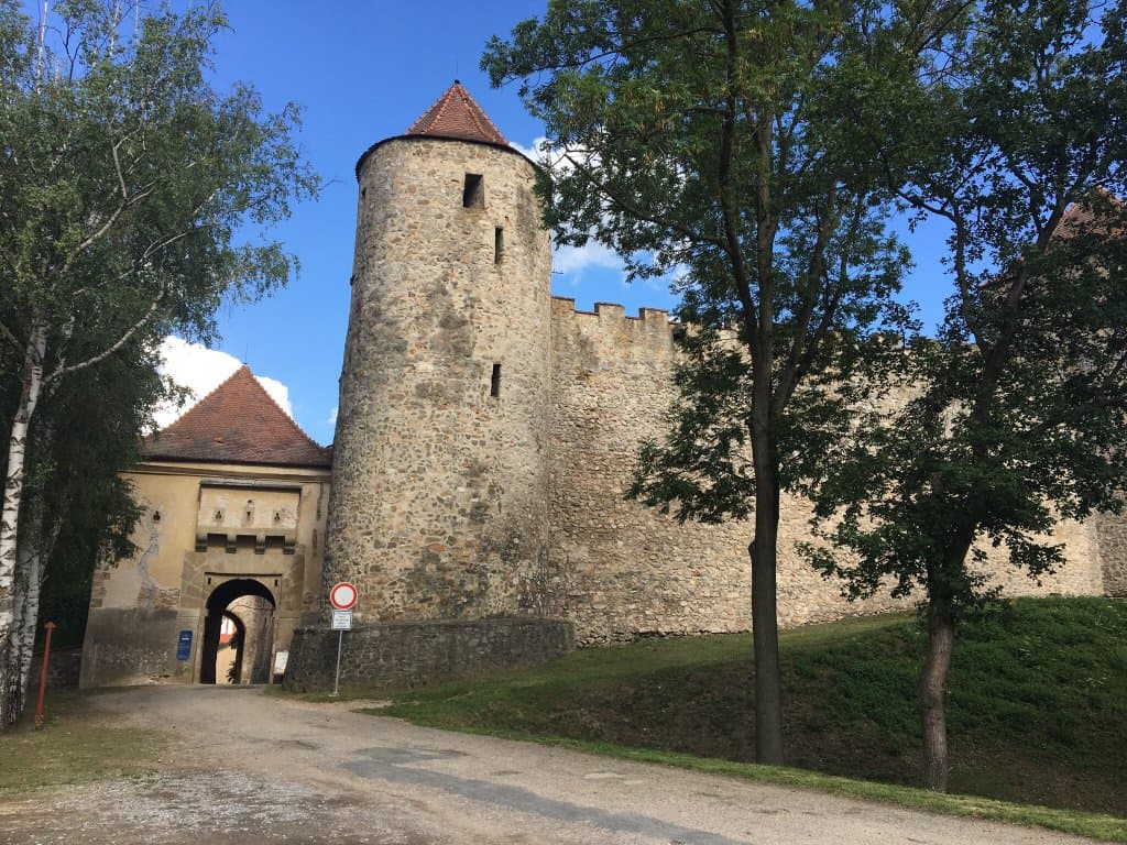 Mooi kasteel; goed bereikbaar vanaf camping Hana