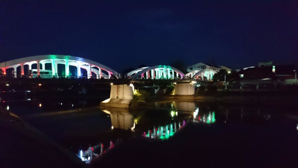 บรรยากาศสะพานตอนกลางคืน