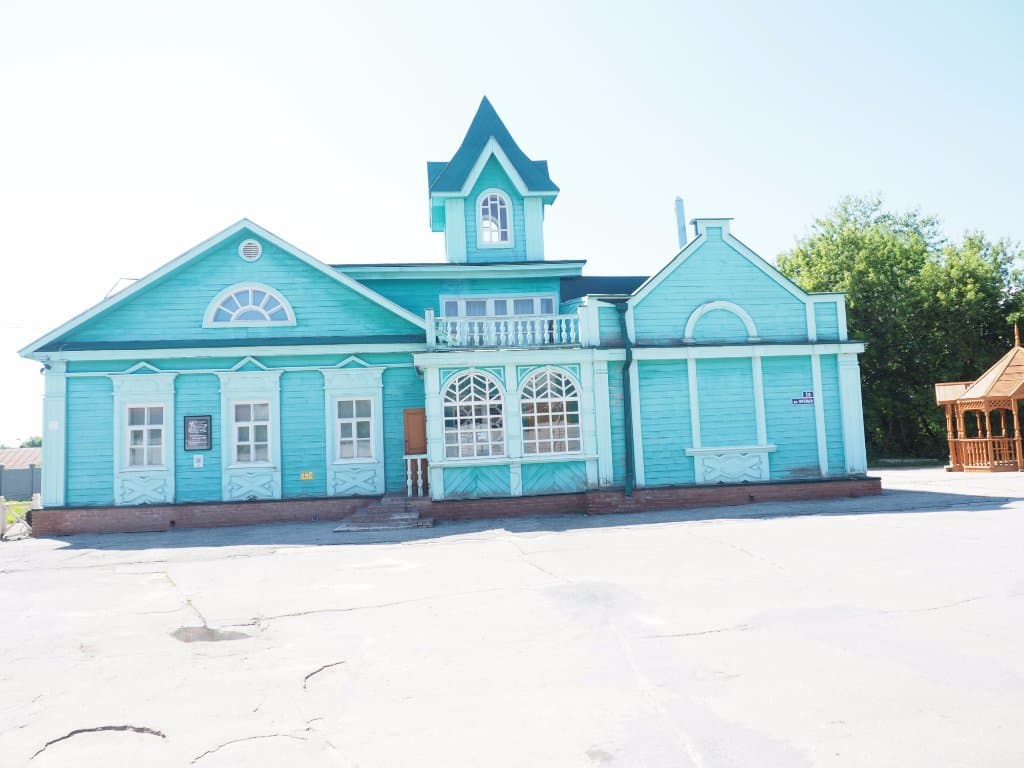 Outside of the photo museum - overexposed!!