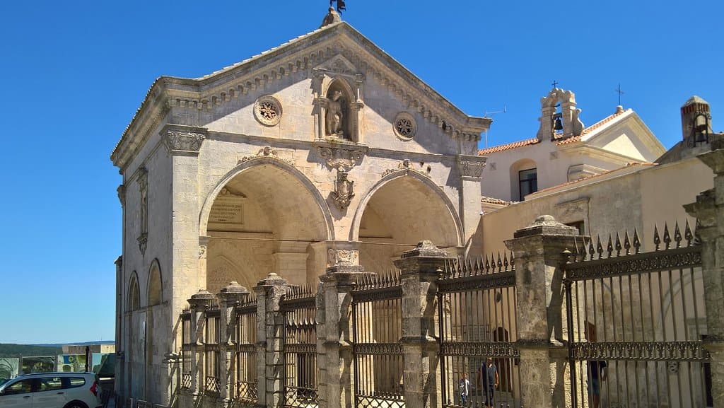 Esterno - Santuario di San Michele Arcangelo 2